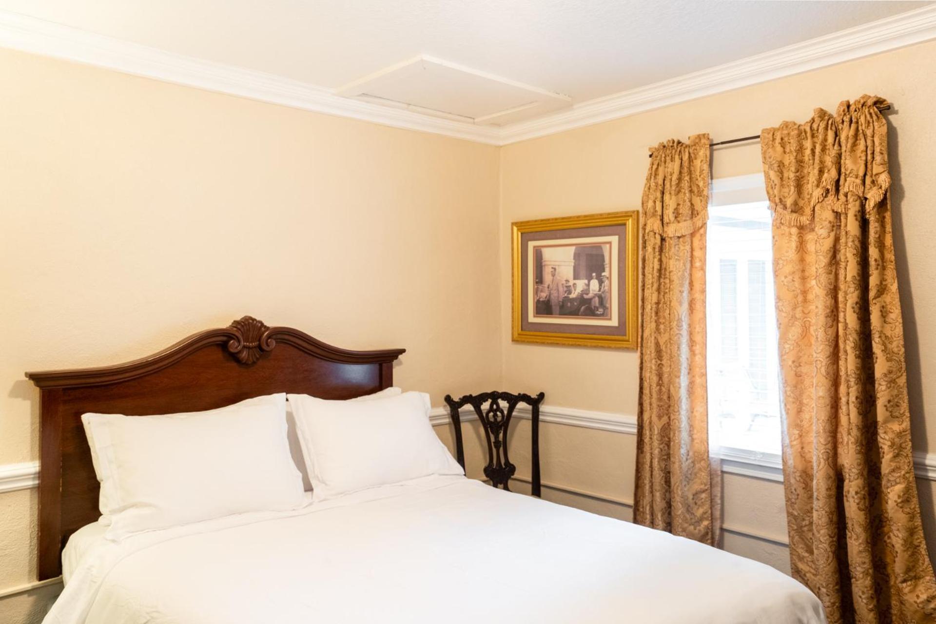 Lake Lure Inn And Spa Екстер'єр фото