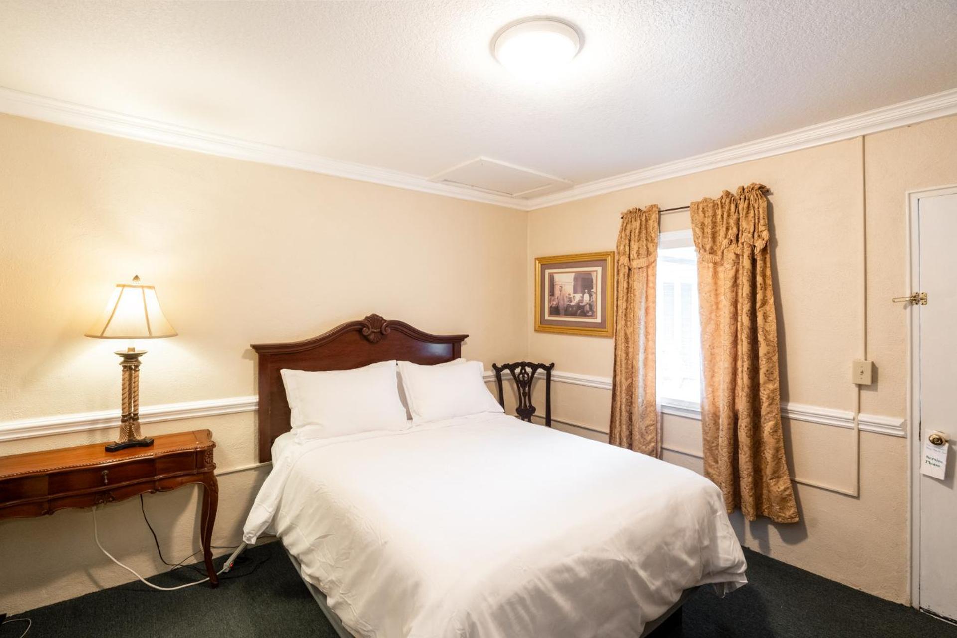 Lake Lure Inn And Spa Екстер'єр фото