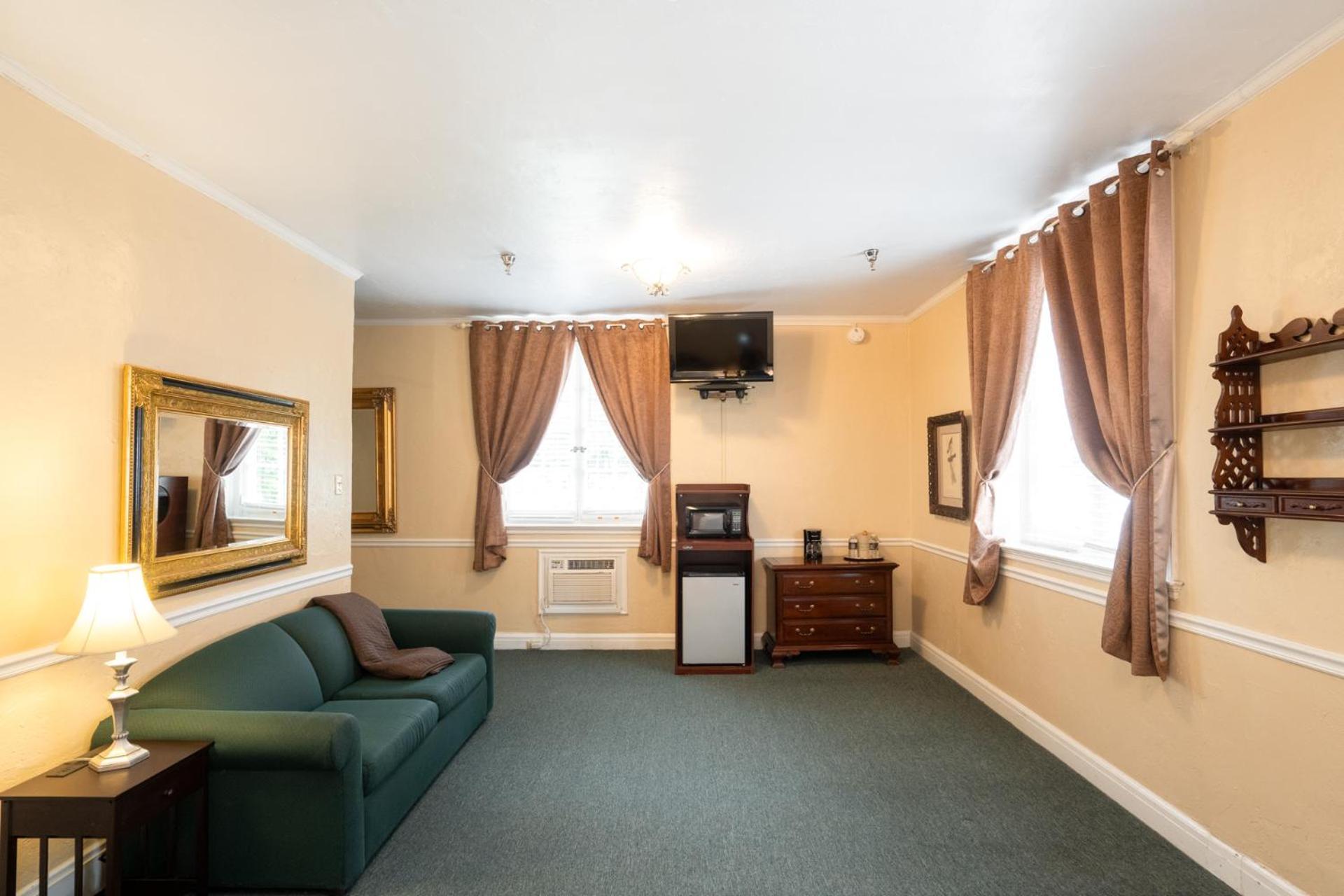 Lake Lure Inn And Spa Екстер'єр фото