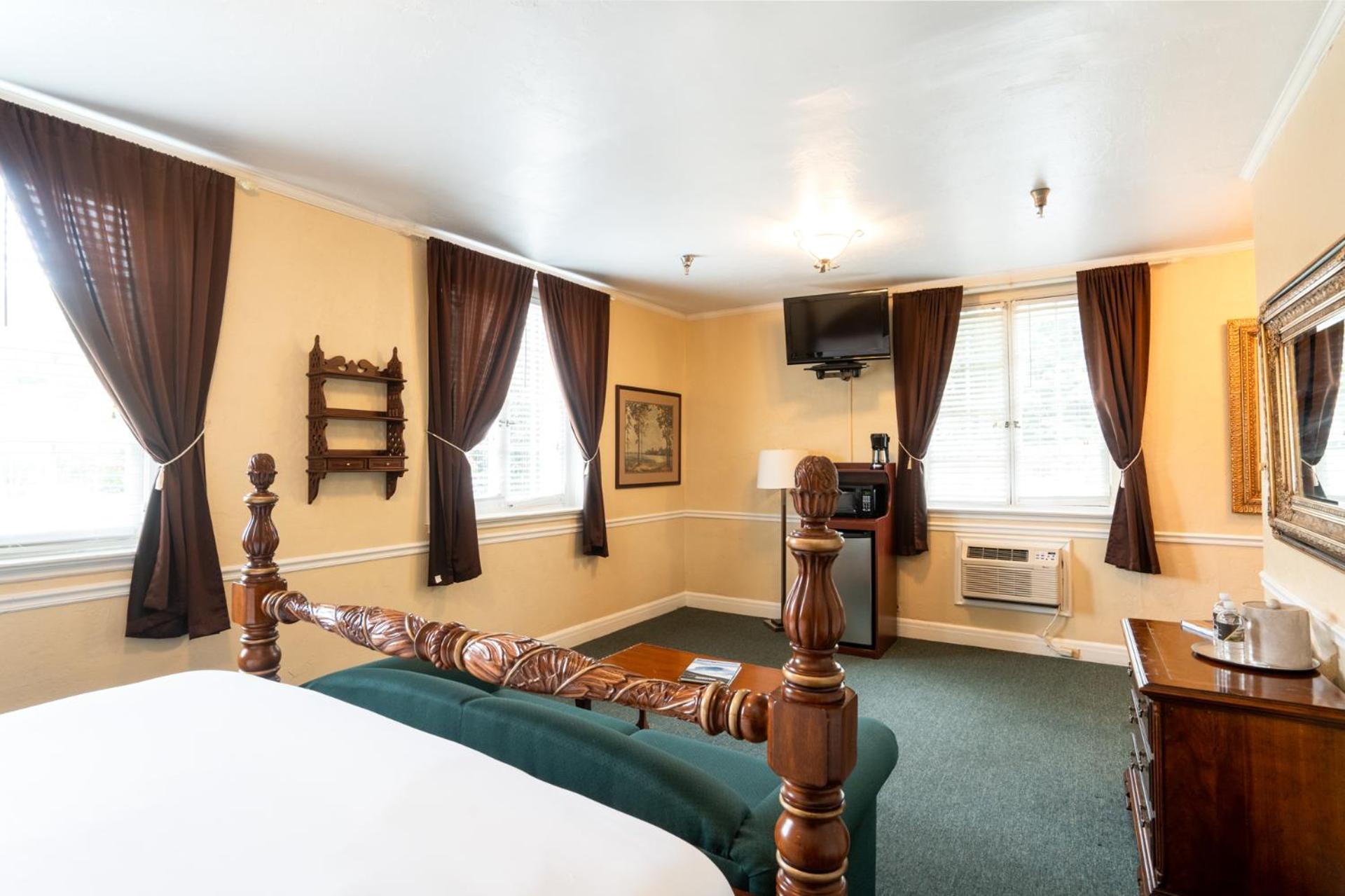 Lake Lure Inn And Spa Екстер'єр фото