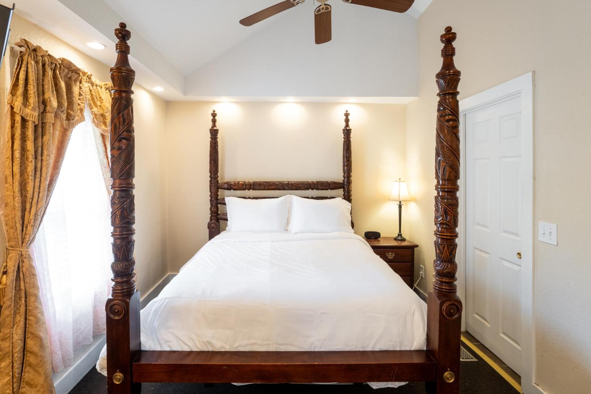 Lake Lure Inn And Spa Екстер'єр фото