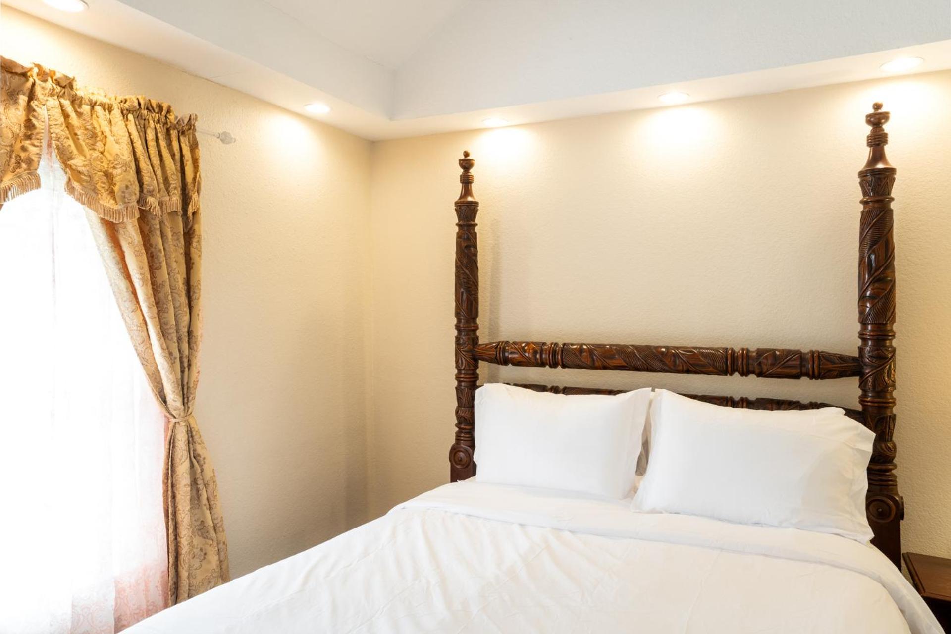 Lake Lure Inn And Spa Екстер'єр фото