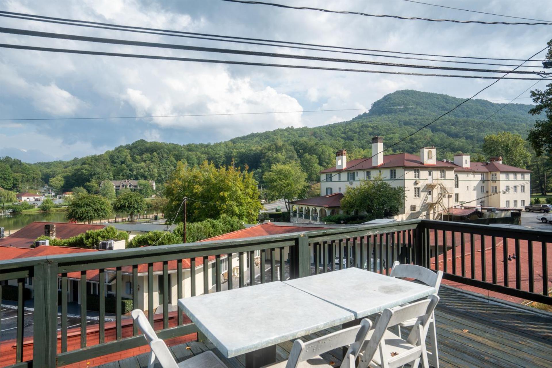 Lake Lure Inn And Spa Екстер'єр фото