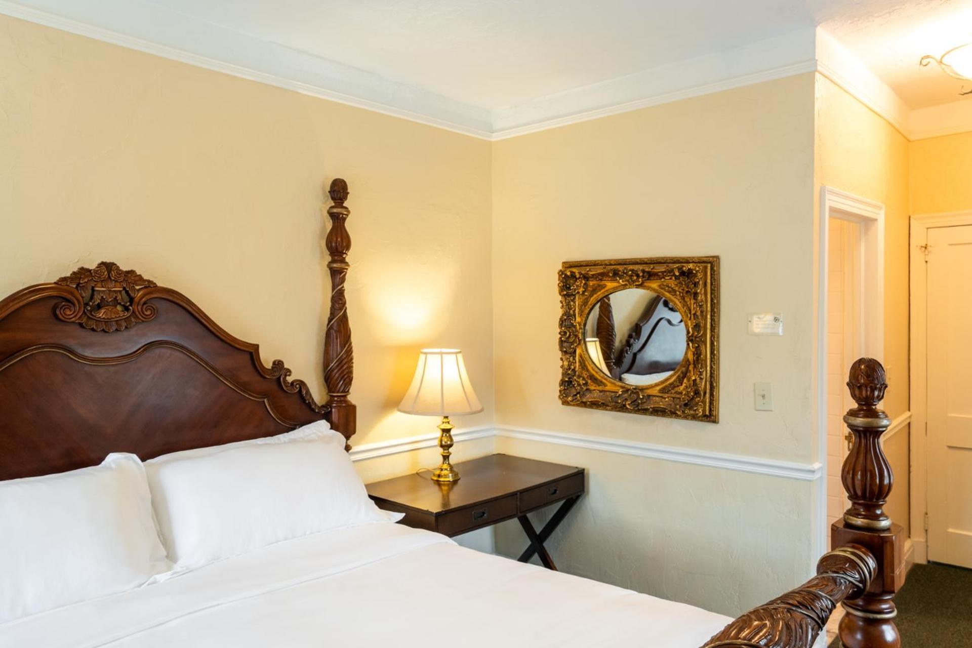 Lake Lure Inn And Spa Екстер'єр фото